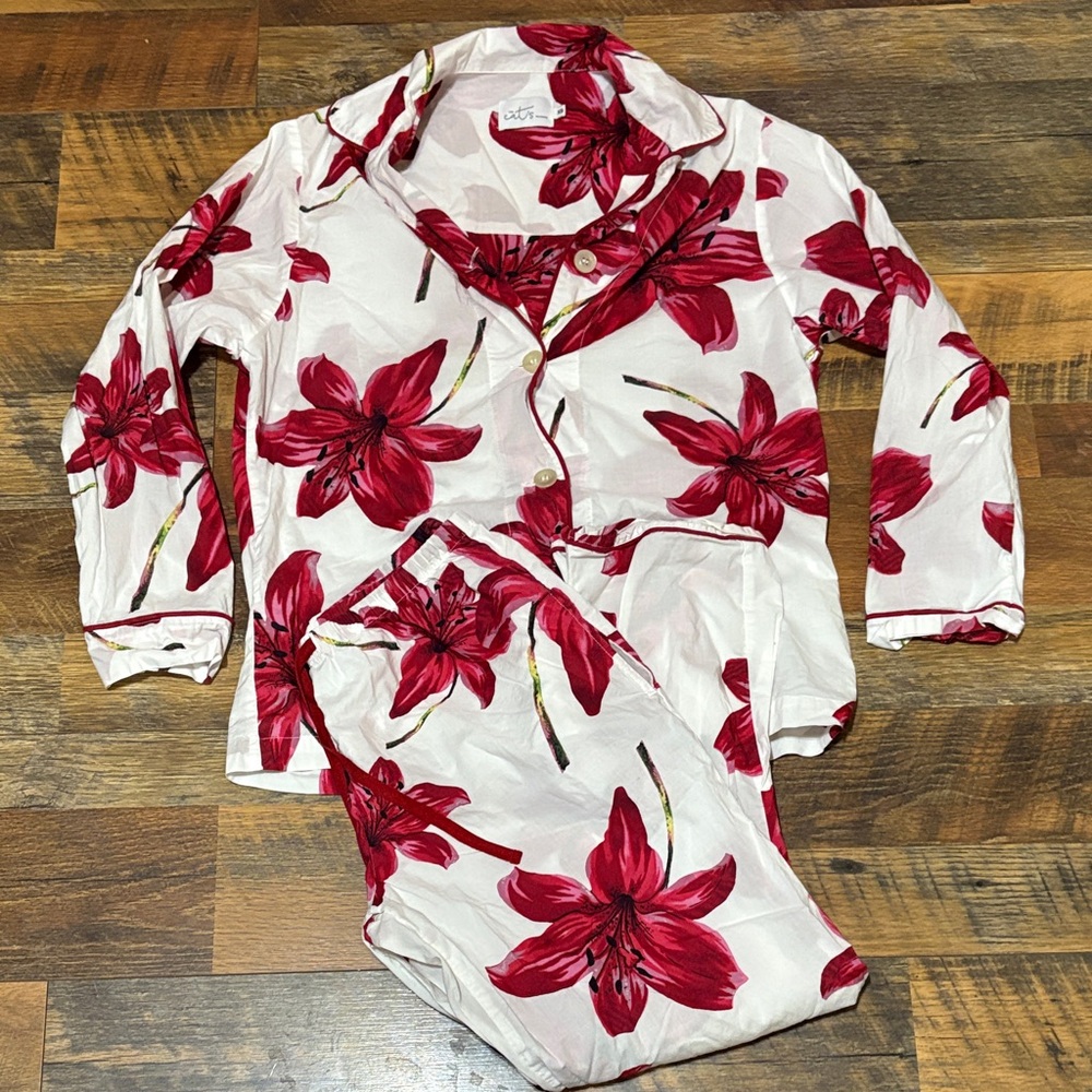 The‎ Cat’s Pajamas Floral Women's Pajama Set - Red and White